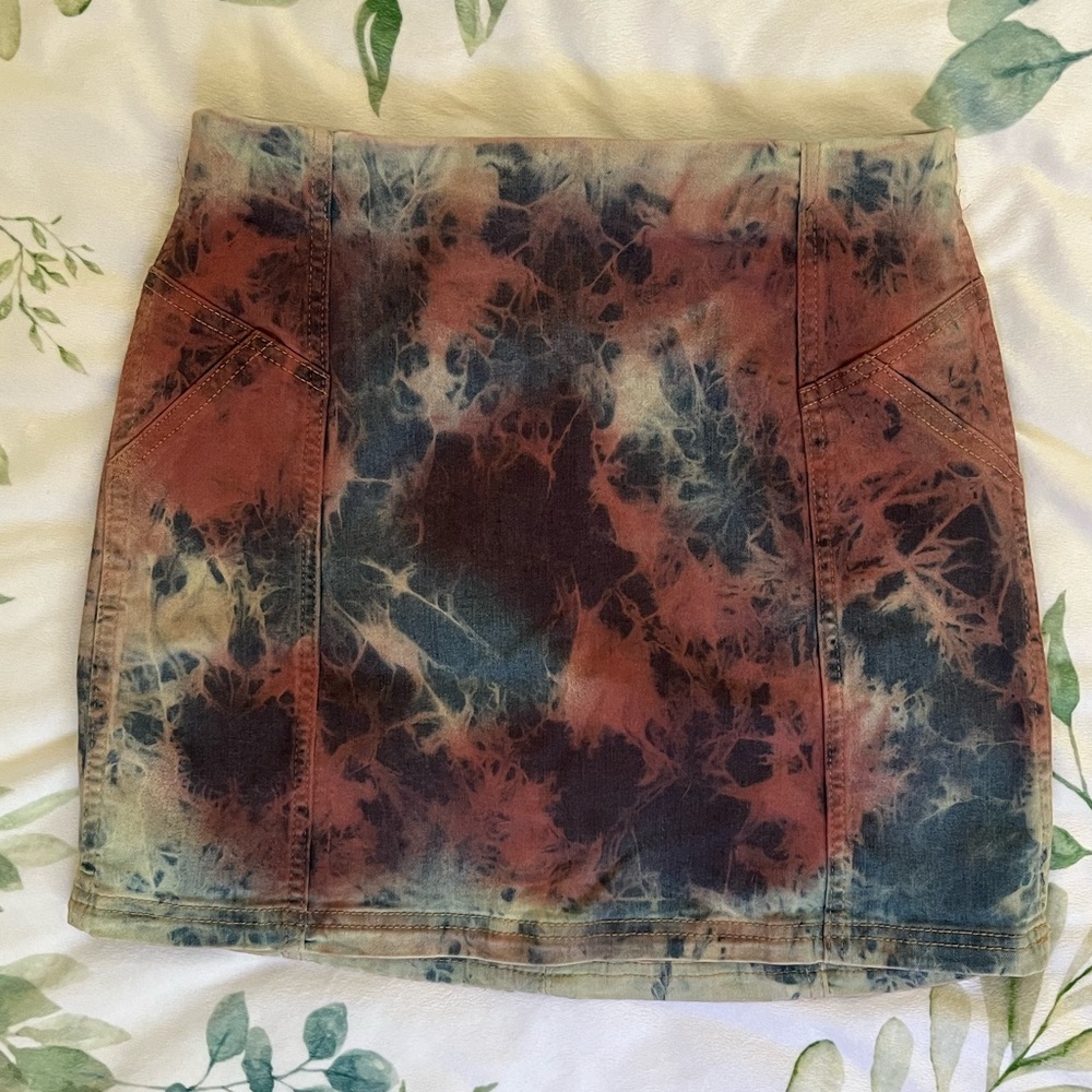 Mini skirt. Worn once, just too big